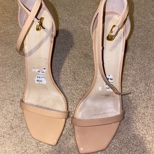 Stuart Weitzman classic heel